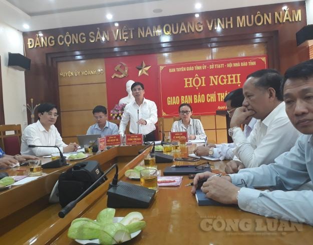 Một buổi Giao ban báo chí do Ban Tuyên giáo Tỉnh ủy Quảng Ninh chủ trì.