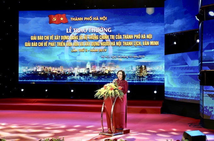 Đồng chí Ngô Thị Thanh Hằng, Ủy viên Trung ương Đảng, Phó bí thư Thường trực Thành uỷ Hà Nội phát động Giải Báo chí về xây dựng Đảng và hệ thống chính trị của thành phố Hà Nội; Giải Báo chí về phát triển văn hóa và xây dựng người Hà Nội thanh lịch, văn minh lần thứ III - năm 2020. Ảnh: Sơn Hải