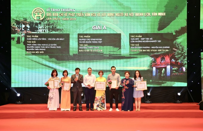Giải Báo chí về phát triển văn hóa và xây dựng người Hà Nội thanh lịch, văn minh lần thứ II - năm 2019 cũng có 3 tác phẩm được trao Giải A. Ảnh: Sơn Hải