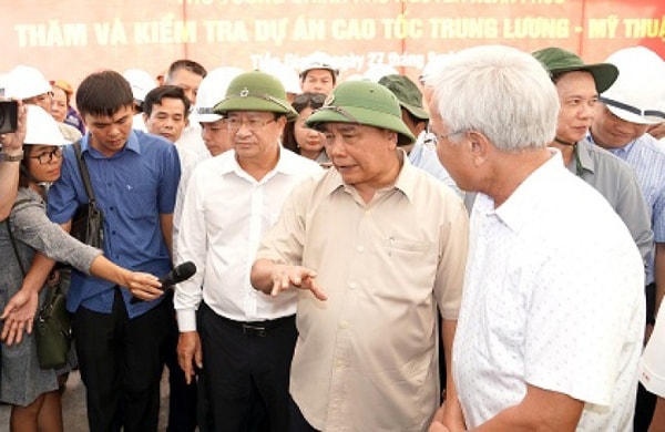 Thủ tướng thị sát cao tốc Trung Lương - Mỹ Thuận, ngày 27/9/2019. Ảnh: vietnamfinance.vn