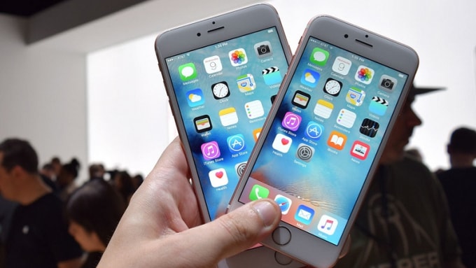 Hai dòng iPhone cũ vẫn được Apple sửa chữa miễn phí nếu gặp lỗi nguồn.