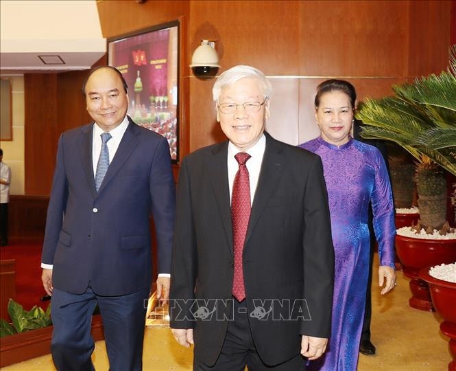 Tổng Bí thư, Chủ tịch nước Nguyễn Phú Trọng cùng Thủ tướng Nguyễn Xuân Phúc và Chủ tịch Quốc hội Nguyễn Thị Kim Ngân đến dự Hội nghị.