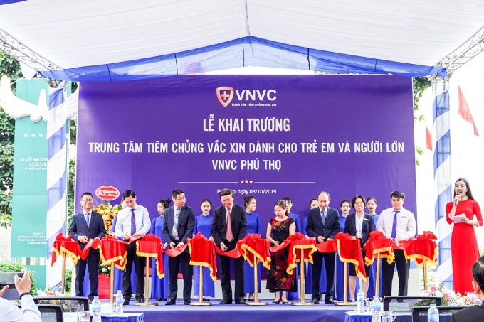 Sau khi “giải cơn khát vắc xin” ở nhiều tỉnh thành trên cả nước, VNVC tiếp tục mang dịch vụ tiêm chủng cao cấp về với người dân Đất Tổ.