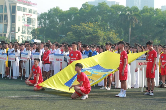 Giải bóng đá truyền thống của học sinh THPT Hà Nội chính thức khai mạc.
