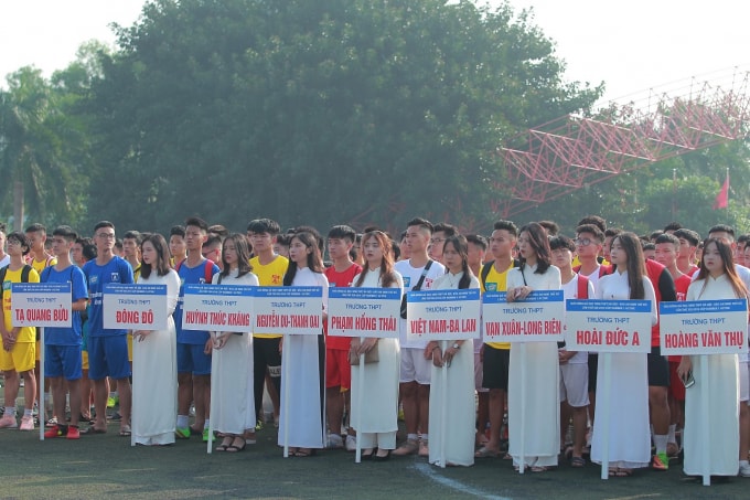 Giải đạt kỷ lục với 103 đội tham dự.