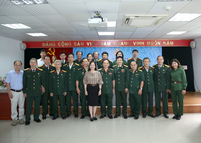 Các hội viên, khách mời chụp ảnh lưu niệm. Ảnh: Sơn Hải