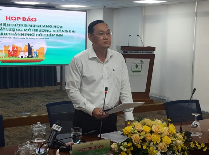 Ông Cao Tung Sơn, Giám đốc Trung tâm quan trắc tài nguyên và môi trường cho rằng có 3 nguyên nhân chính gây ô nhiễm không khí trên địa bàn TPHCM.