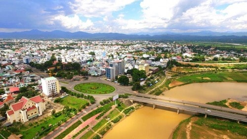 Thành phố Kon Tum sau 10 năm thành lập có bước chuyển mình mạnh mẽ trở thành đô thị tiềm năng bậc nhất Nam Trung bộ.