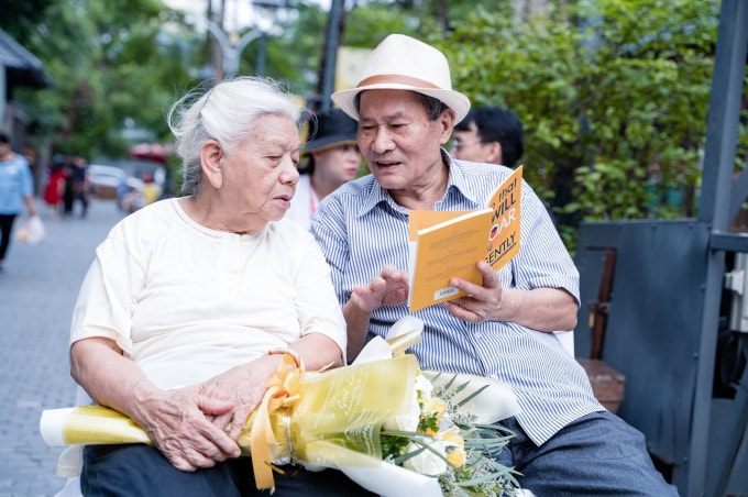 Cuốn sách là lời thì thầm của các tác giả mong muốn được bày tỏ ý kiến, được thấu cảm và chia sẻ từ người lớn.