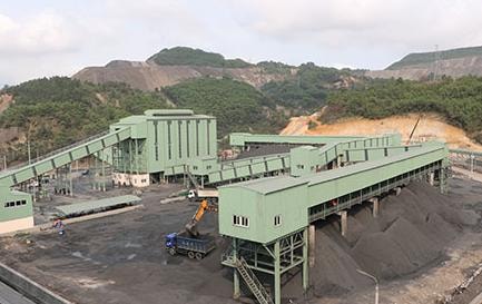 Trạm sàng than của Công ty Tuyển Than Hòn Gai, công suất 2,5 triệu tấn/năm tại thành phố Hạ Long. Nguồn: Báo Quảng Ninh.
