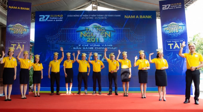 Top 12 thí sinh xuất sắc nhất bước vào chung kết cuộc thi.