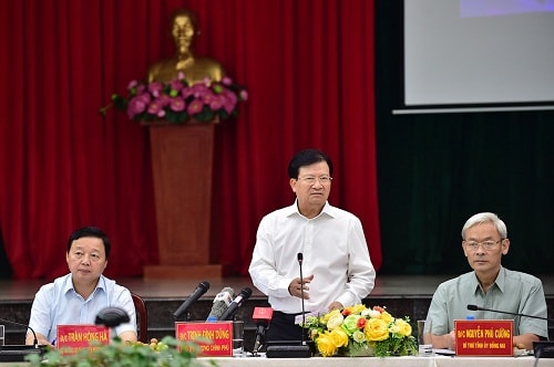 Phó Thủ tướng Trịnh Đình Dũng phát biểu chỉ đạo tại buổi làm việc. Ảnh: VGP