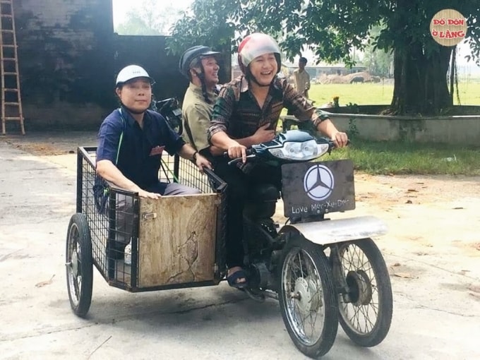 Một cảnh trong “Đổ đốn ở làng”.