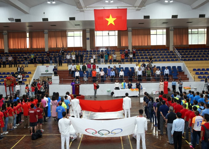 Lễ Khai mạc được tổ chức ở sân thi đấu Trịnh Hoài Đức, Hà Nội. Ảnh: Sơn Hải