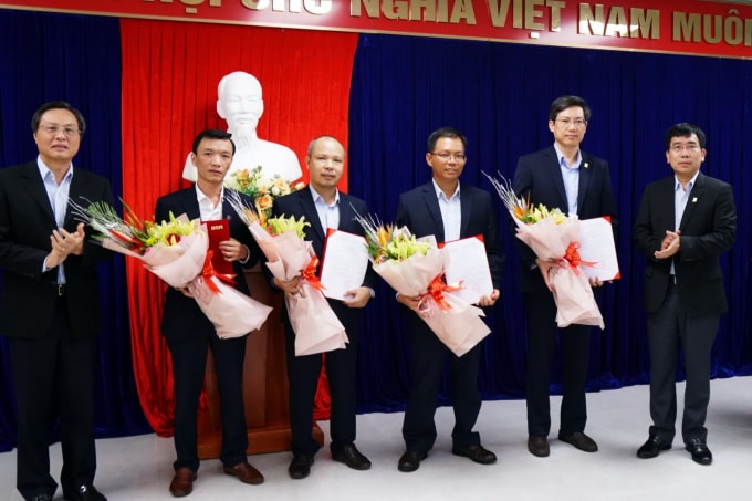 Ban Lãnh đạo BSR chúc mừng các đồng chí cán bộ được bổ nhiệm.