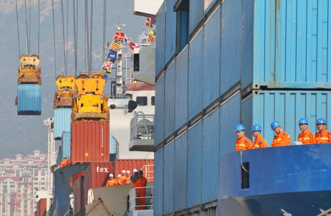 Hình ảnh tại một bến cảng ở Trung Quốc. Ảnh: Reuters
