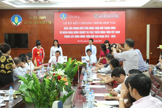 Việc ký kết chương trình hợp tác với Văn phòng Điều phối Nông thôn mới Trung ương trong xây dựng NTM giai đoạn 2016 - 2020 cũng như phối hợp với các tổ chức chính trị - xã hội khác đã góp phần đưa vốn đến tận người dân một cách hiệu quả, giúp hàng triệu hộ nông dân khu vực nông thôn có vốn làm ăn, phát triển kinh tế.