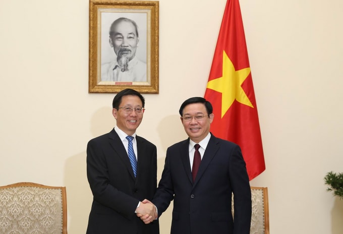 Phó Thủ tướng Vương Đình Huệ tiếp Phó Bí thư Tỉnh uỷ tỉnh Vân Nam (Trung Quốc) Vương Dư Ba. Ảnh: VGP