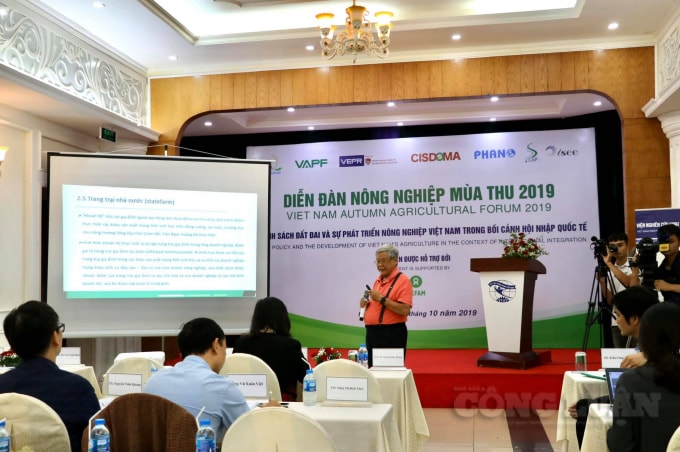 Theo PGS. TS. Vũ Trọng Khải, Vùng sản xuất chuyên canh này sẽ không phụ thuộc vào địa giới hành chính mà phụ thuộc vào vùng lãnh thổ sinh thái tự nhiên và nhân văn.(Ảnh: An Khang)