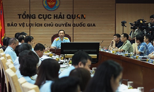 Cuộc họp của Tổng cục trưởng Tổng cục Hải quan và các bộ, ngành đã tổ chức họp liên ngành liên quan tới vụ Asanzo. Ảnh: Anh Tú