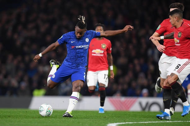 Batshuayi đưa trận đấu về thế cân bằng. Ảnh: Getty