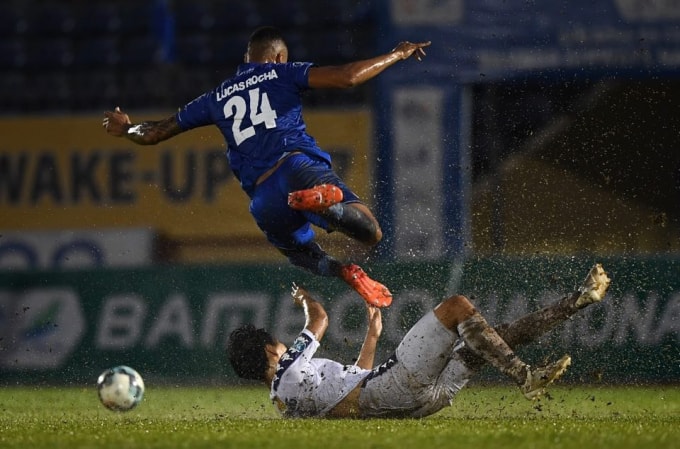 Hà Nội FC và Quảng Nam đã cống hiến trận chung kết cúp Quốc gia đầy kịch tính. Ảnh: Thắng Nguyễn