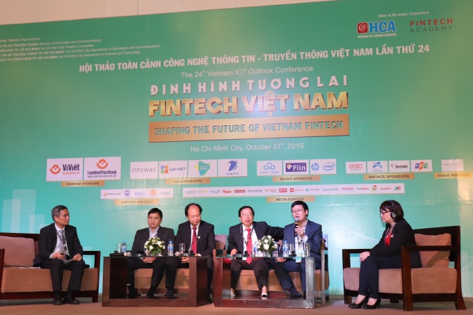 Phó Tổng Giám đốc Tổng công ty Truyền thông VNPT- Media Nguyễn Sơn Hải (thứ 2 từ phải sang).