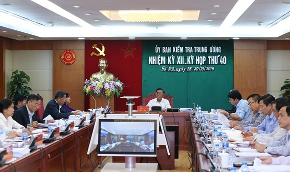 Bí thư Trung ương Đảng, Chủ nhiệm Ủy ban Kiểm tra Trung ương Trần Cẩm Tú chủ trì kỳ họp. Ảnh UBKTTƯ