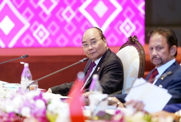 Thủ tướng Nguyễn Xuân Phúc dự Hội nghị Cấp cao ASEAN - Ấn Độ lần thứ 16. Ảnh: VGP