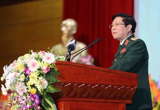 Đại tướng Ngô Xuân Lịch - Ủy viên Bộ Chính Trị, Phó Bí thư Quân ủy Trung ương, Bộ trưởng Bộ Quốc Phòng phát biểu tại lễ kỷ niệm 25 năm thành lập và đón nhận Huân chương Bảo vệ Tổ quốc Hạng Nhất của MB. (Ảnh - MB)