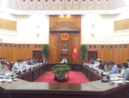 Phó Thủ tướng Thường trực Trương Hòa Bình chủ trì cuộc họp với lãnh đạo bộ, ngành, địa phương về vụ việc 39 người tử vong trong container tại Anh. Ảnh: VGP