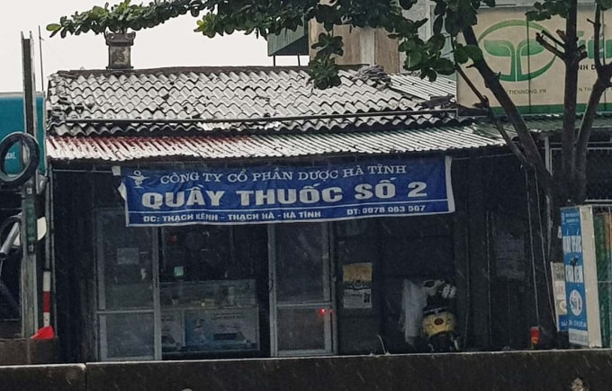 Hay treo bảng biển rất sơ sài