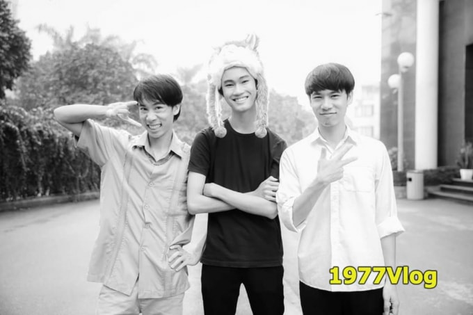 Tạo hình nhân vật Lão Hạc và Ông giáo Thứ của nhóm 1977 Vlog.