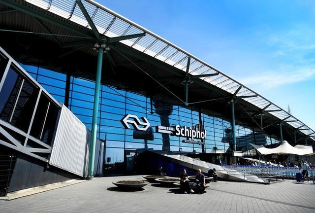 Sân bay Schiphol là sân bay đông đúc bậc nhất châu Âu. Ảnh: Reuters