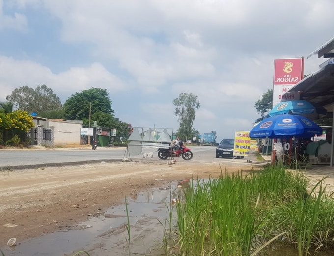 Nhiều hộ dân cho rằng tiền đền bù chưa thỏa đáng nên còn gây khó khăn trong công tác giải phóng mặt bằng.