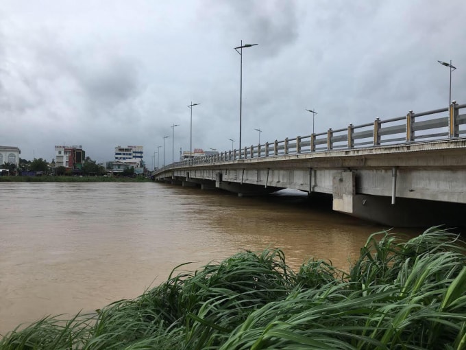 Trước diễn biến phức tạp của bão số 6, Chủ tịch UBND tỉnh đã có công điện khẩn yêu cầu chủ động ứng phó với bão. (ảnh Mai Lực)