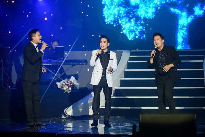Bộ 3 Bằng Kiều, Tuấn Hưng và Quang Hà làm nức lòng khán giả với phút ngẫu hứng. Ảnh: Thanh Tân