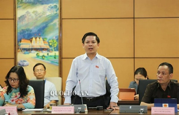 Bộ trưởng Bộ GTVT Nguyễn Văn Thể phát biểu ý kiến tại phiên họp tổ về Báo cáo nghiên cứu khả thi dự án Cảng hàng không quốc tế Long Thành giai đoạn 1, chiều 24/10/2019. Ảnh: Trung tâm thông tin Quốc hội