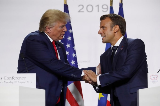 Tổng thống Mỹ Donald Trump (trái) và Tổng thống Pháp Emmanuel Macron. Ảnh: Reuters