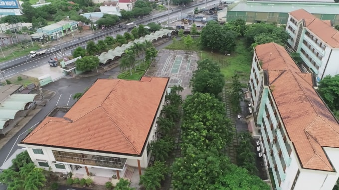 Trường Trung cấp Kinh tế - Kỹ thuật Long An nhìn từ trên cao.