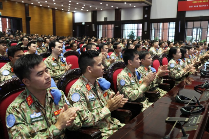 Cán bộ, nhân viên BVDC2.2. Ảnh: BQP.