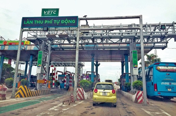 Bộ GTVT không chấp nhận đề xuất của VETC về việc dừng triển khai dự án thu phí tự động không dừng để chuyển giao cho nhà đầu tư khác hoặc Nhà nước nhận lại dự án để tiếp tục thực hiện.