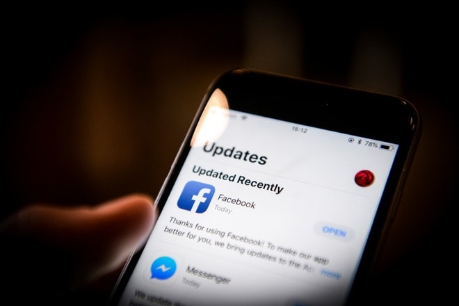 Facebook khẳng định việc kích hoạt camera iPhone chỉ là lỗi phần mềm trong bản cập nhật mới nhất. Ảnh: Getty