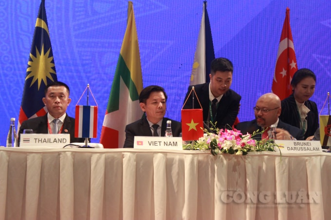 Bộ trưởng GTVT các nước ASEAN và đối tác ký 02 Nghị định thư về hàng không