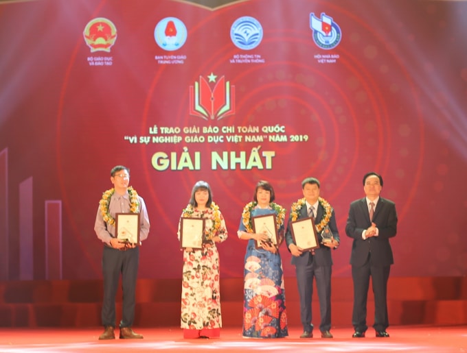 4 tác phẩm xuất sắc được trao giải Nhất.