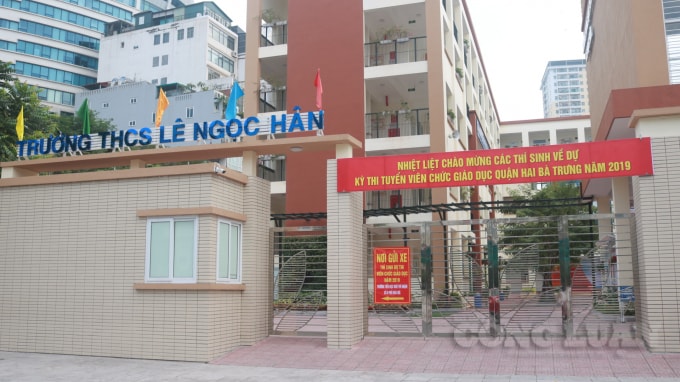 Điểm thi viên chức giáo dục tại trường trung học cơ sở Lê Ngọc Hân (94 Lò Đúc, Hà Nội) ngày 17/11. Ảnh: An Khang