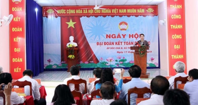 Chủ tịch Quốc hội Nguyễn Thị Kim Ngân phát biểu tại Ngày hội Đại đoàn kết toàn dân tộc tỉnh Trà Vinh. Ảnh: Lê Tuyết.