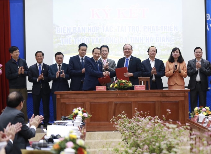 Lễ ký thoả thuận hợp tác, tài trợ, phát triển thể thao và bóng đá giữa Tập đoàn T&T Group và UBND tỉnh Hà Giang