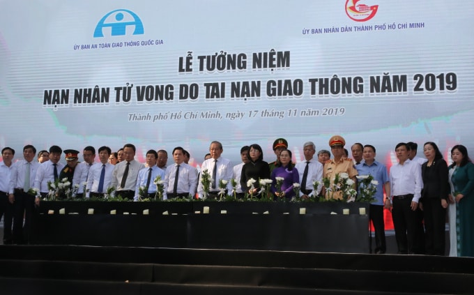 Phó Thủ tướng Trương Hòa Bình cũng các đại biểu tham dự buổi lễ. Ảnh: VGP