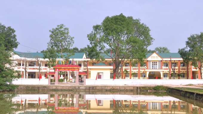 Trường THCS Khuyến Nông.